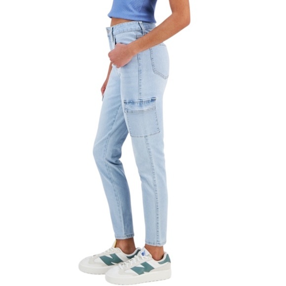 4/$20 Celebrity Pink Light Wash Cargo Stretch High Rise Skinny Jeans 28” Inseam - Picture 3 of 4